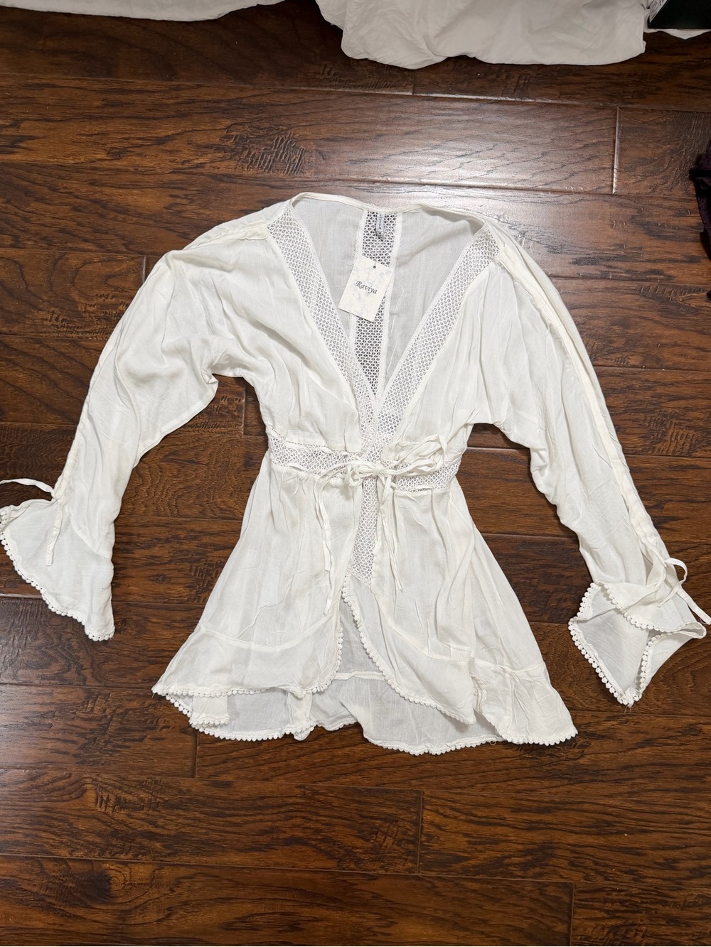 Raviya White Crochet-Trim Open Front Cover-Up Size Medium